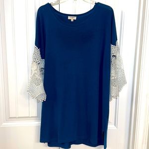Umgee teal tunic top with lace 3/4 sleeves